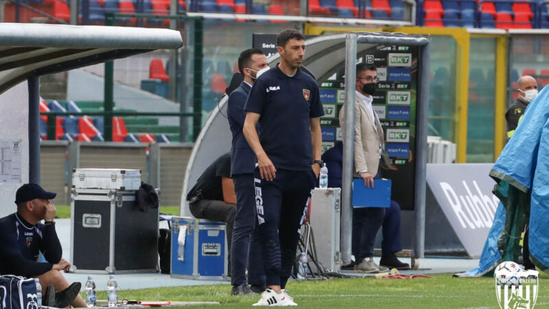 Roberto Occhiuzzi torna sulla panchina del Cosenza Calcio