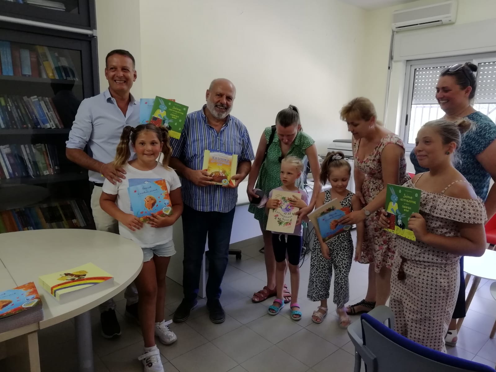Notizie dal CSV di Cosenza: consegnati libri Rubbettino a bimbi ucraini